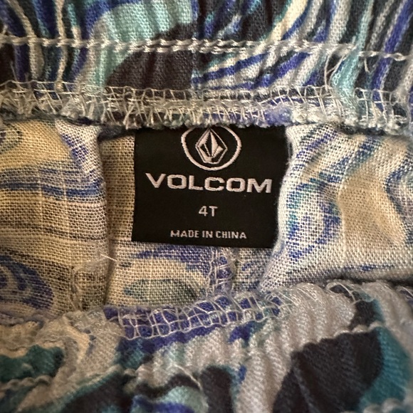 Volcom size 4t 2-sets - Picture 10 of 10